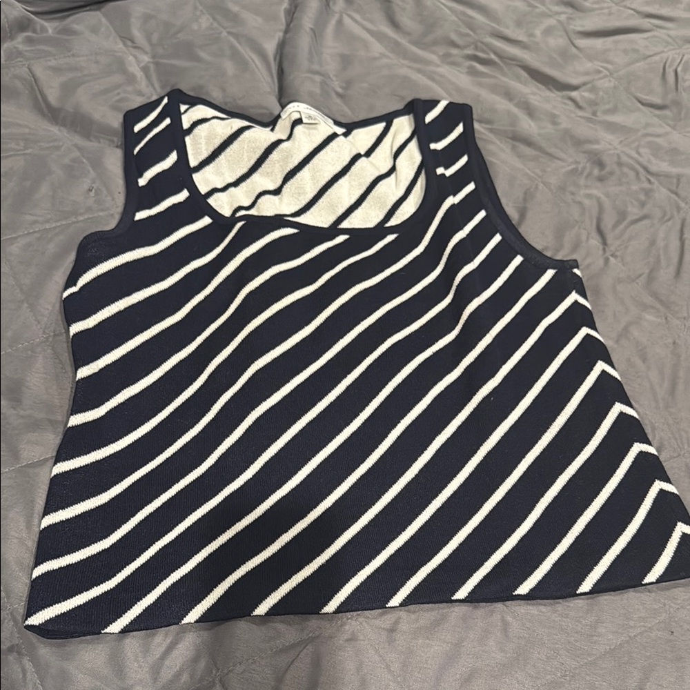 St. John Collection Black and White Crop Tank Top